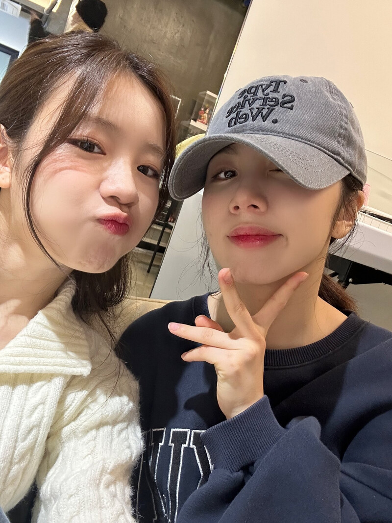 240409 WOOAH WOOYEON sns update with LUCY documents 3