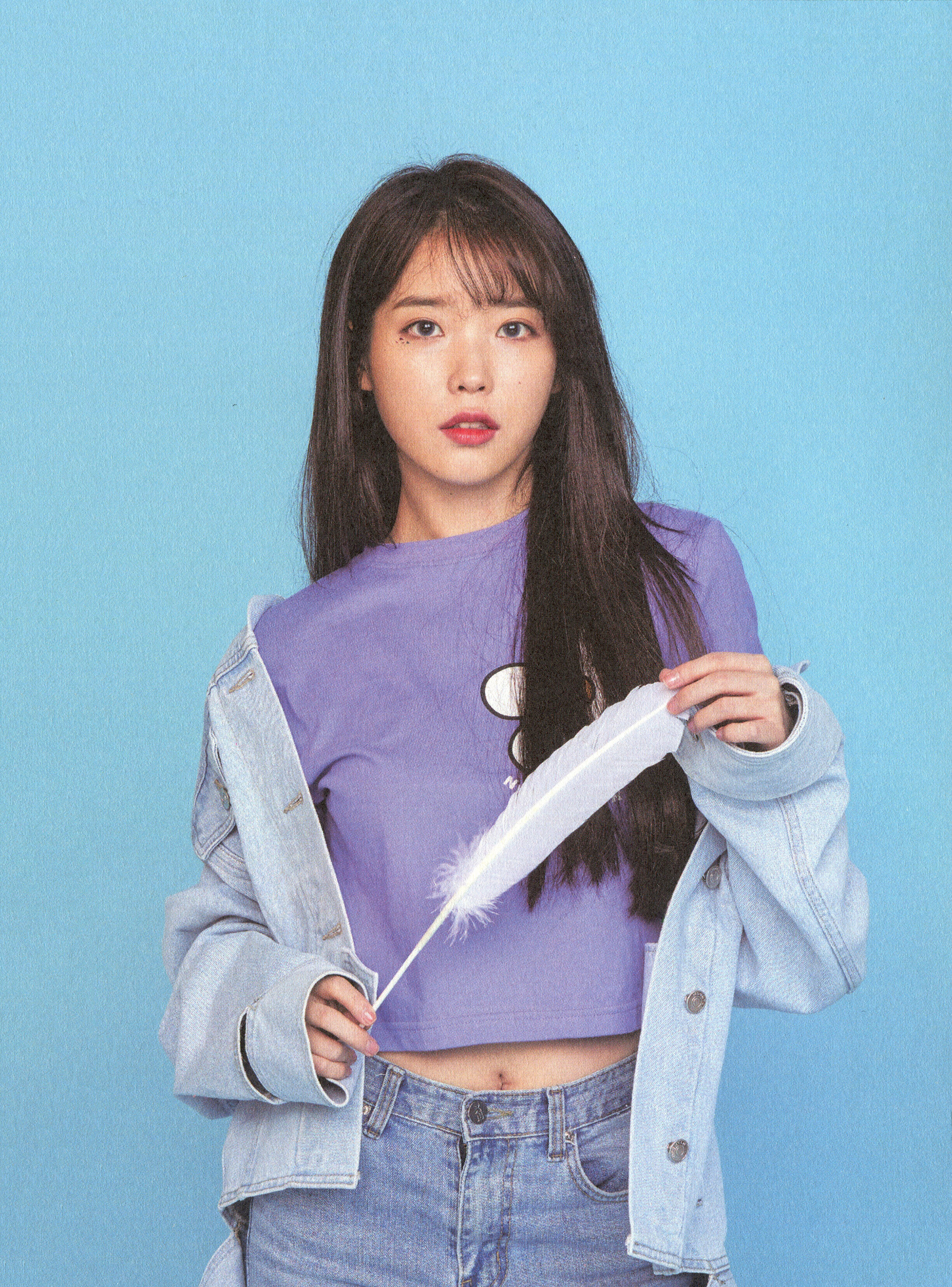 IU - 2018 Season's Greetings [SCANS] | kpopping