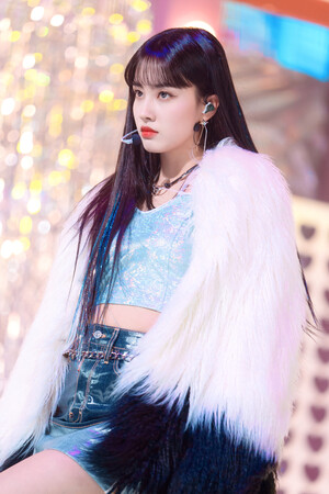 220227 STAYC Yoon at Inkigayo