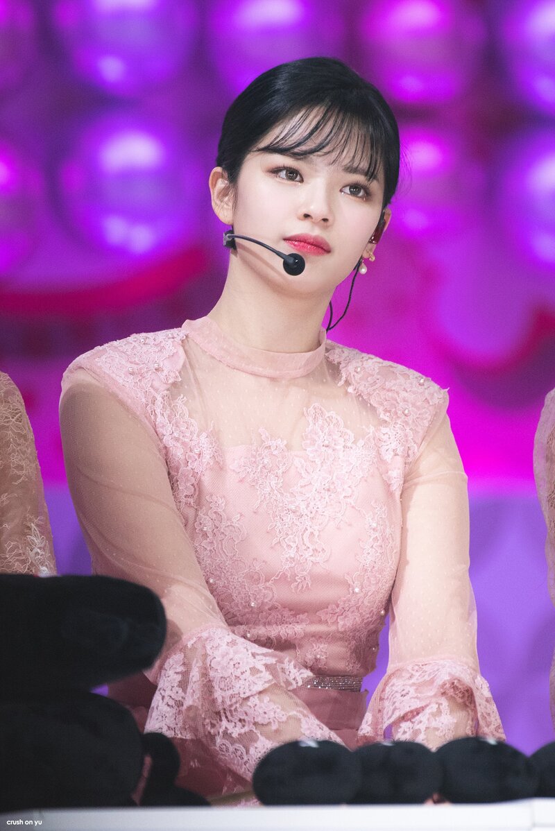 200104 TWICE Jeongyeon - 34th Golden Disc Awards Day 1 documents 3