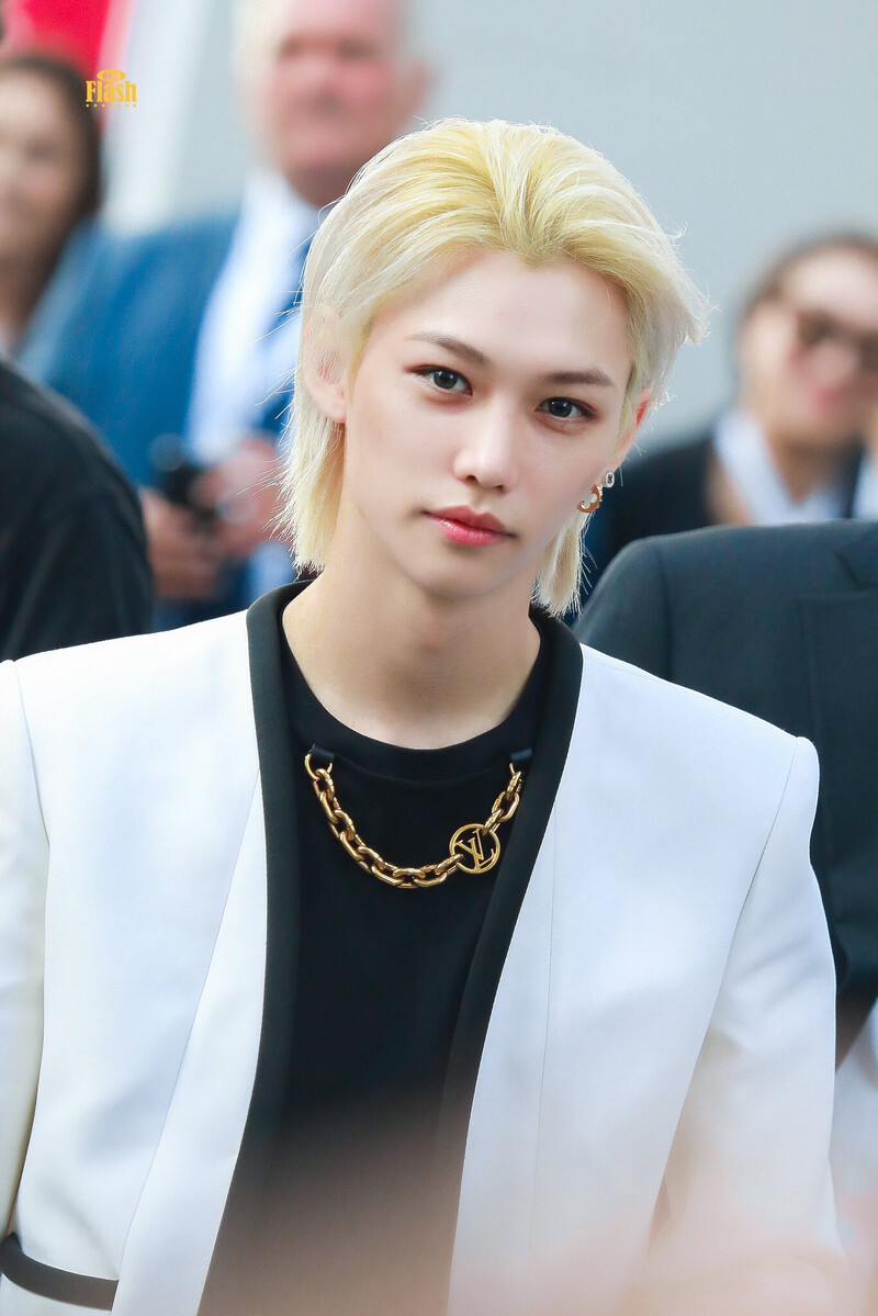 231002 Stray Kids Felix at the Louis Vuitton Spring-Summer 2024 Show PFW23 documents 15