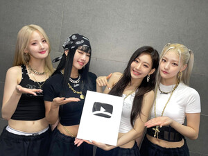 230726 KISS OF LIFE Twitter/X Update - YouTube Silver Play Button