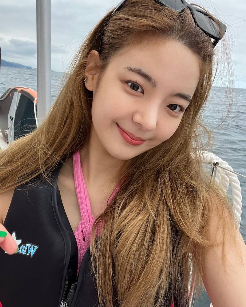 220624 ITZY Instagram Update - Lia documents 13