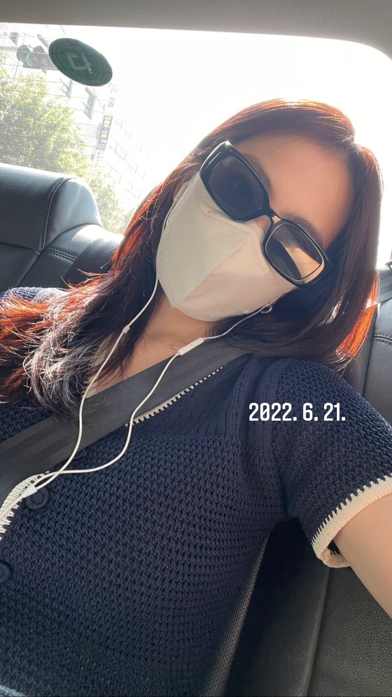 221231 KARA Jiyoung Instagram story update documents 24