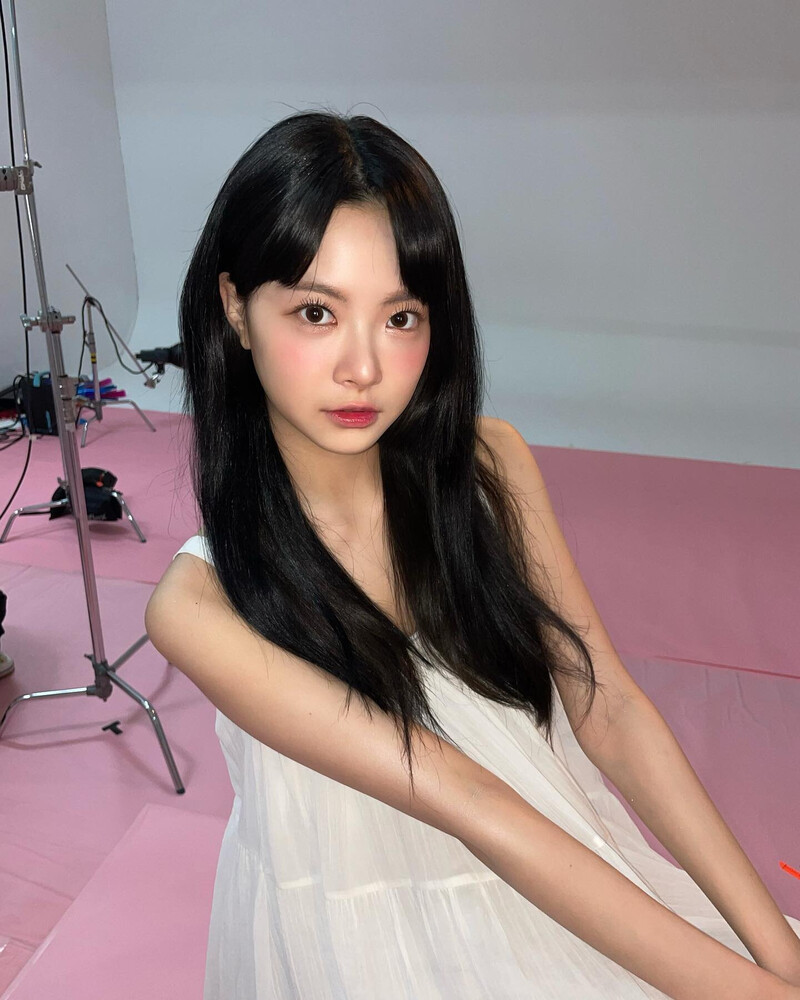 230722 - LE SSERAFIM EUNCHAE Instagram Update documents 1