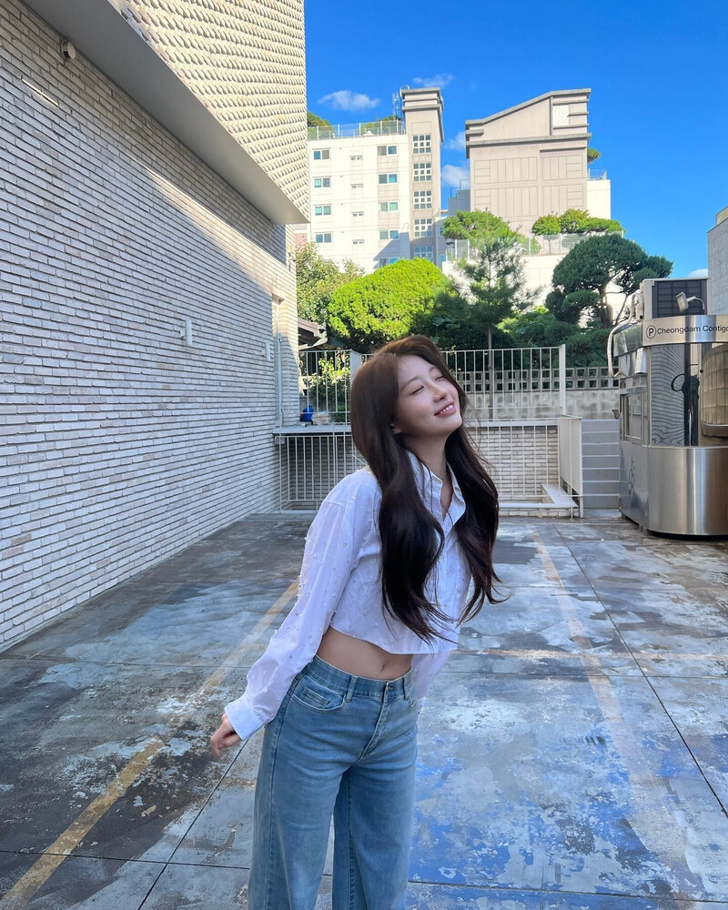 240924 EVERGLOW Sihyeon Instagram Update documents 2