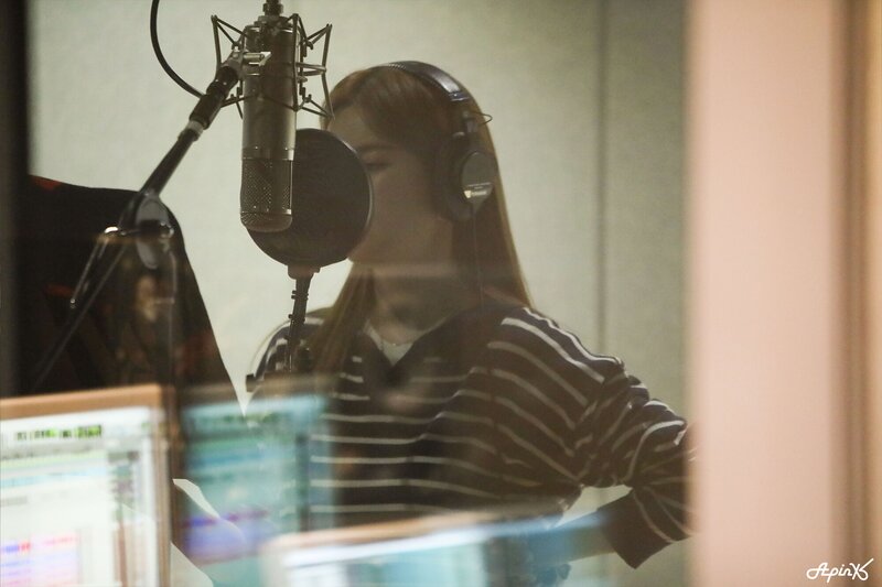 220420 IST Naver post - APINK 'I want you to be happy' recording behind documents 23