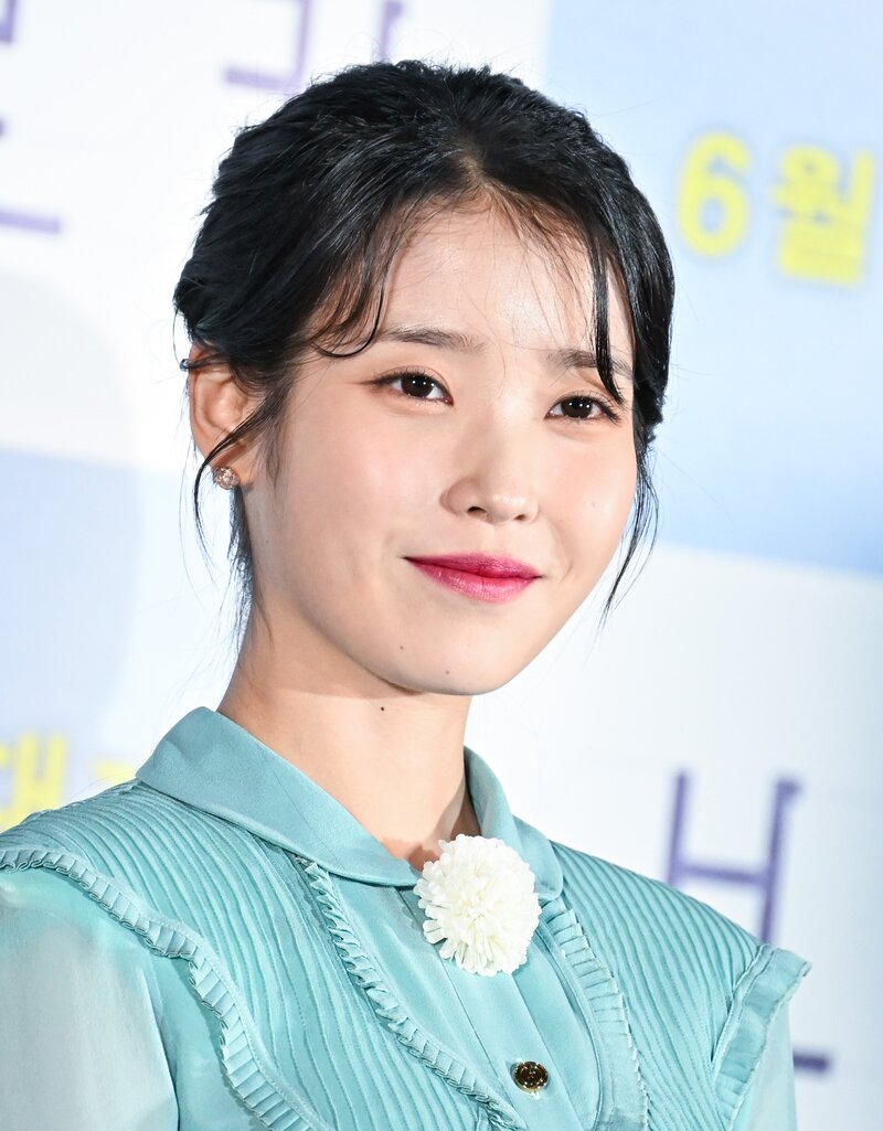 220531 IU- 'THE BROKER' Press Preview Event documents 15