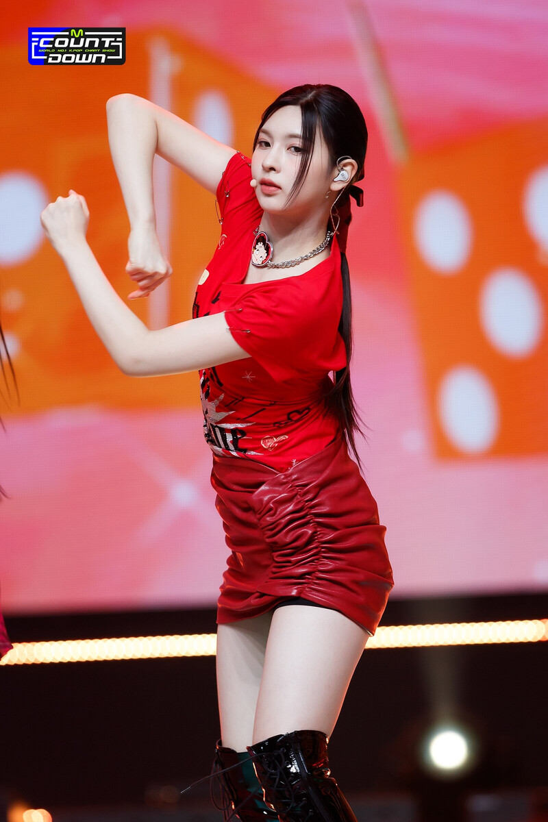 221006 NMIXX Bae - 'DICE' at M COUNTDOWN documents 8