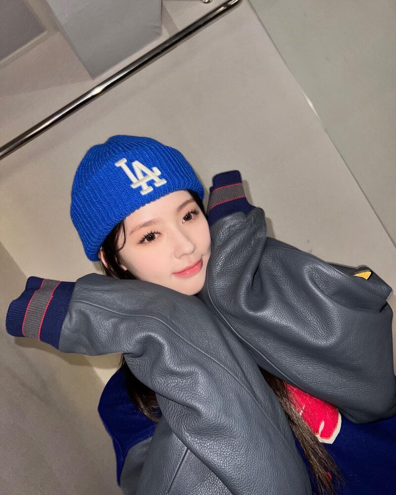 220105 (G)I-DLE Miyeon Instagram Update documents 7