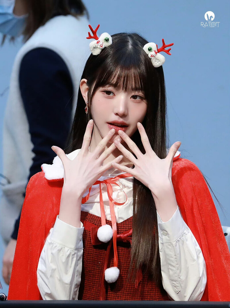 231324 WONYOUNG AT FANSIGN EVENT | kpopping