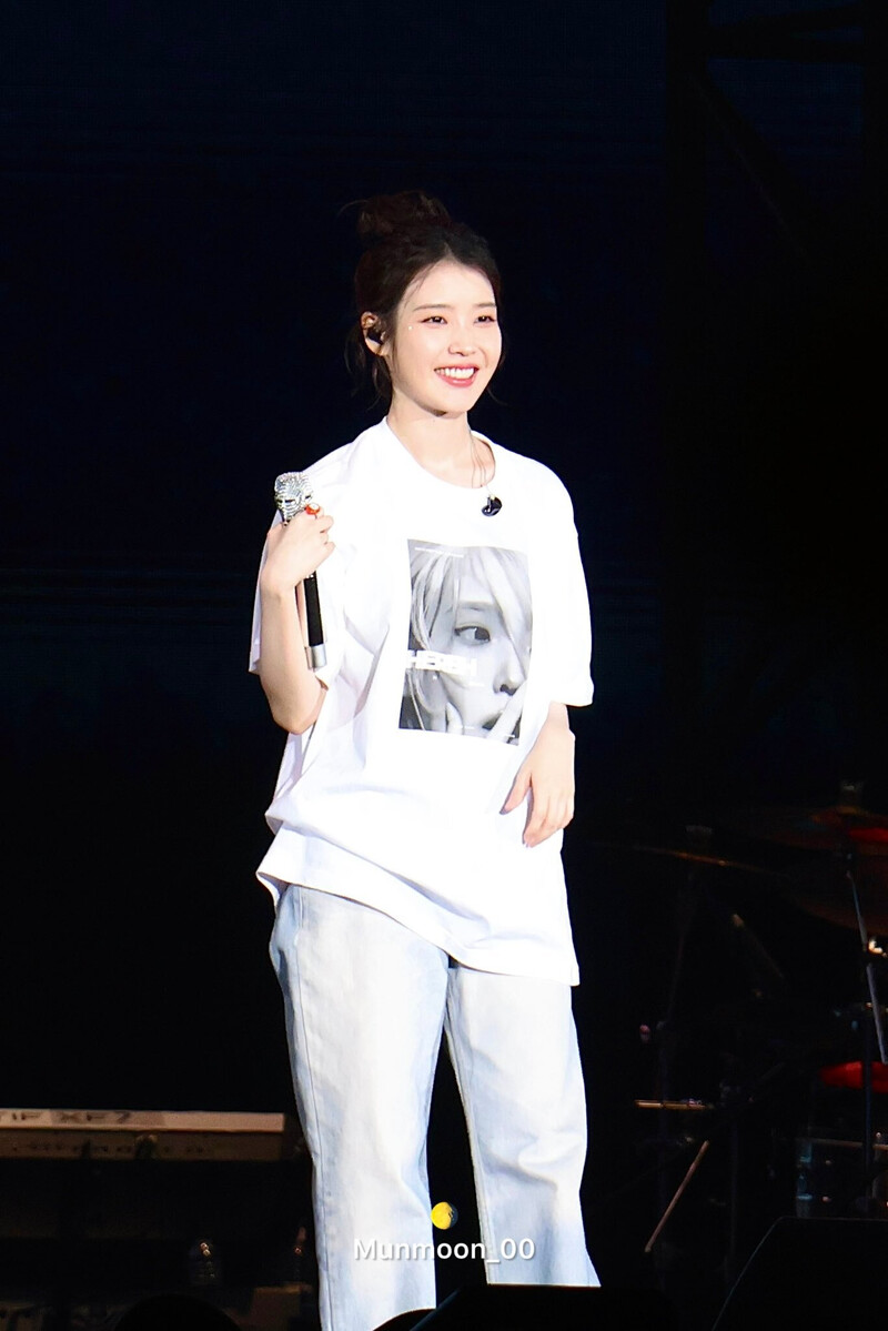 240706 IU - ‘H.E.R.’ World Tour in Osaka Day 1 documents 5