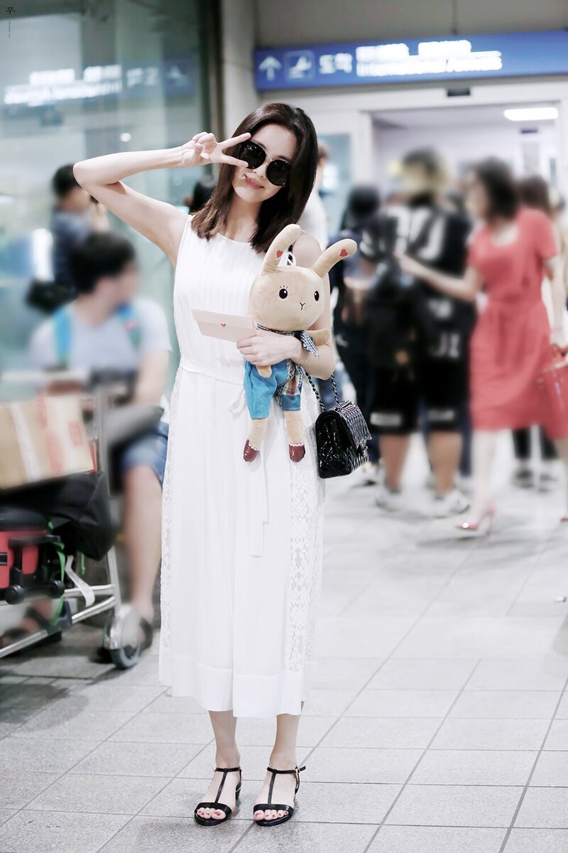 160630 Girls' Generation Seohyun at Incheon Airport | kpopping
