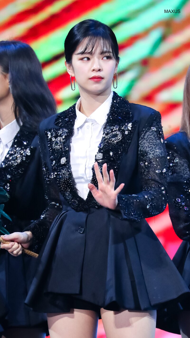 200104 TWICE Jeongyeon - 34th Golden Disc Awards Day 1 documents 7