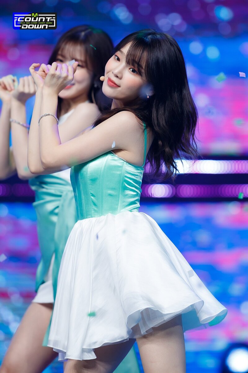 220407 OH MY GIRL - 'Real Love' at M Countdown documents 6
