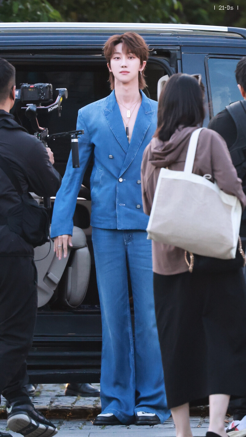 240418 SEVENTEEN The8 - Louis Vuitton Women's Voyager Show Pre-Fall 2024 Collection documents 7