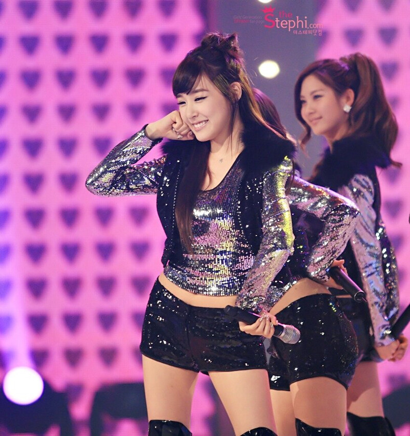 101230 Girls' Generation Tiffany at KBS Gayo Daechukje documents 14