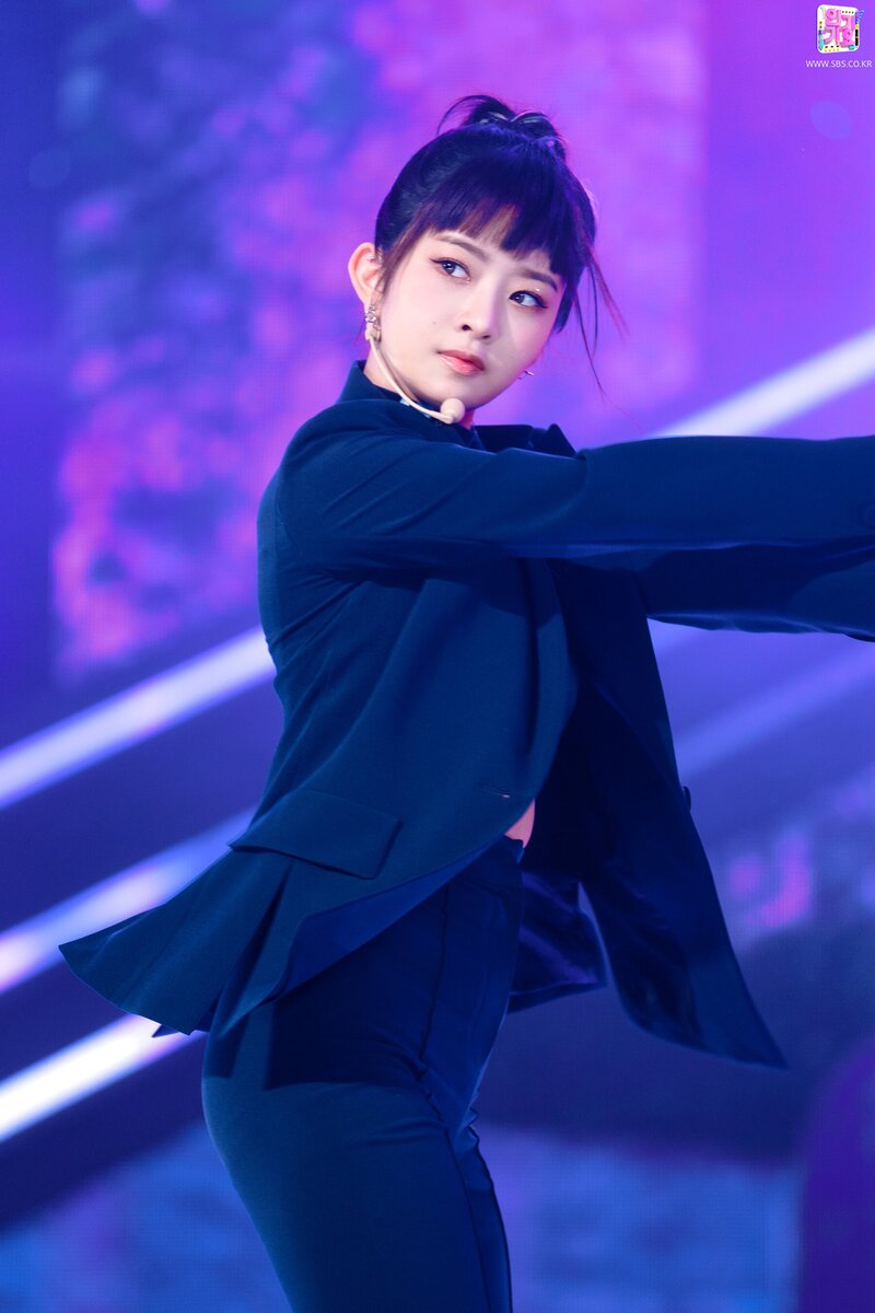 220109 IVE Rei - 'ELEVEN' at Inkigayo documents 3