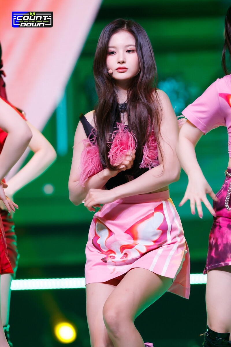 221006 NMIXX Sullyoon - 'DICE' at M COUNTDOWN documents 2