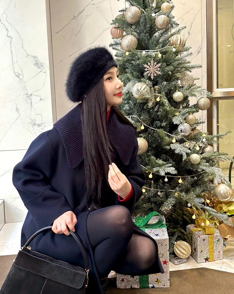 231230 Red Velvet Joy Instagram Update documents 5