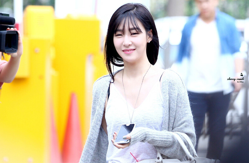 150828 Girls' Generation Tiffany at Music Bank documents 1