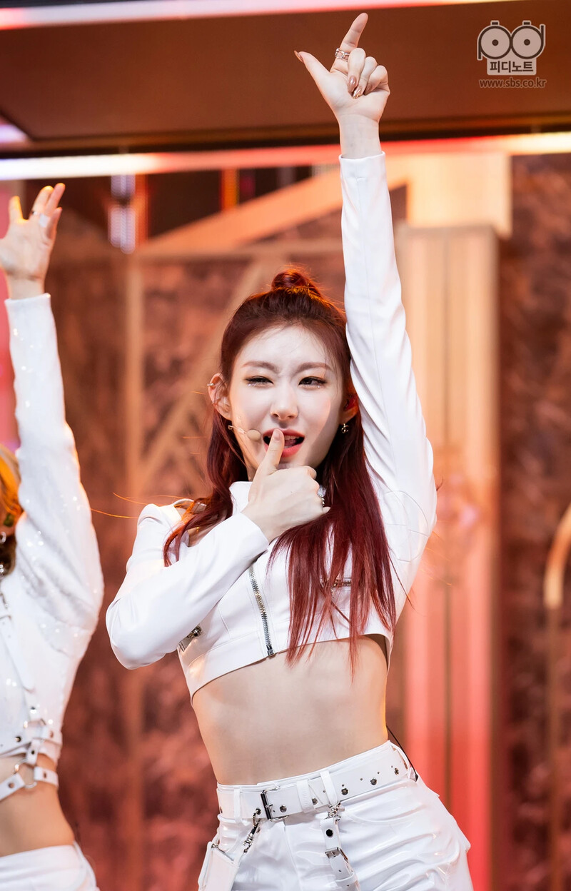 210502 ITZY 'Mafia In the morning' at Inkigayo documents 8