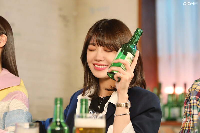 211018 IST Naver post - Apink EUNJI 'Work later, Drink now' drama Poster Shoot behind documents 6