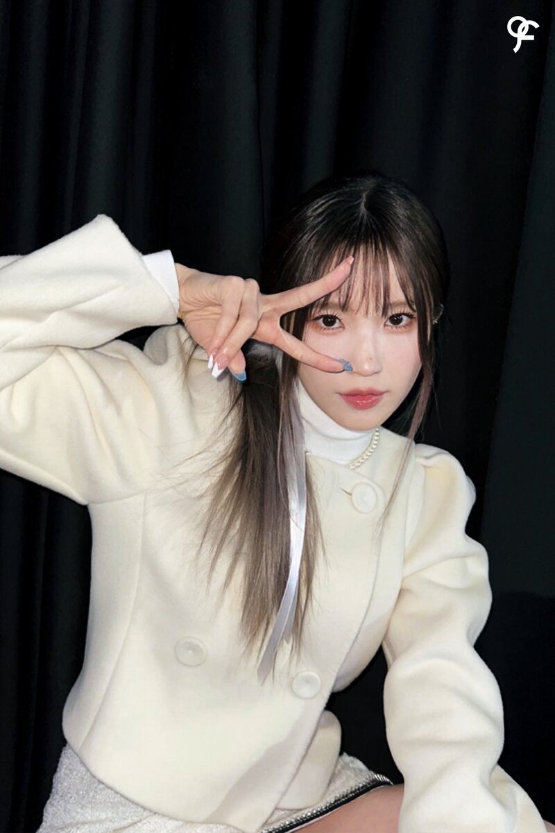 230112 fromis_9 Weverse - 2022 SBS Gayo Daejeon Behind documents 10