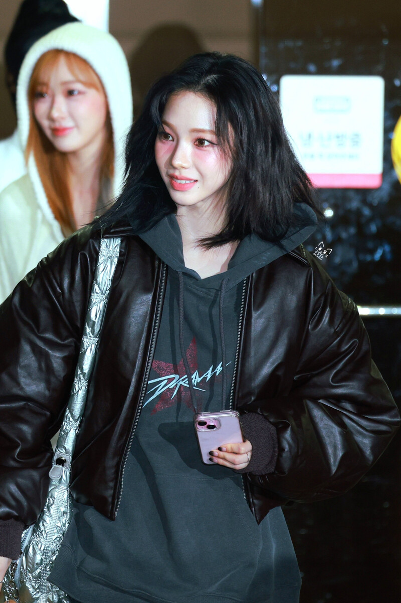 231110 aespa Karina - Music Bank Commute | kpopping