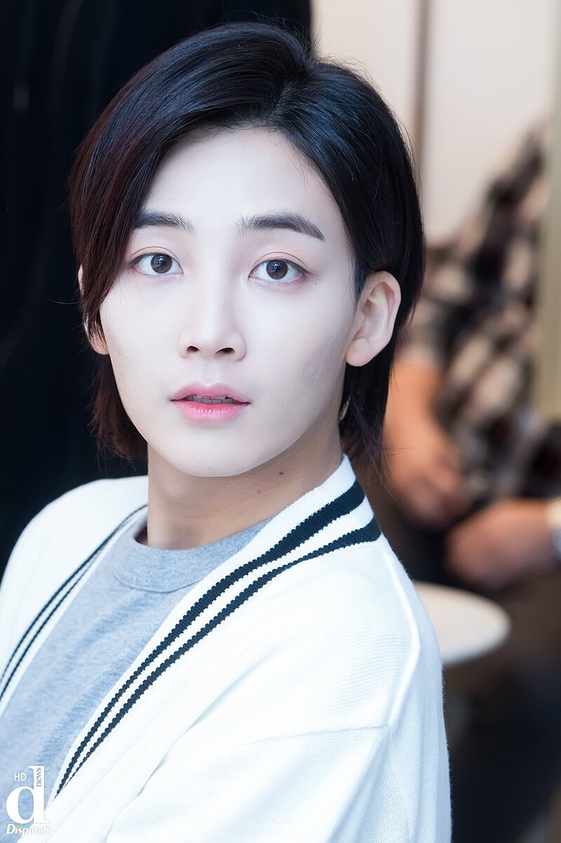 161116 SEVENTEEN for MBC Every1 'StarShow 360' preparation [Dispatch] - Jeonghan documents 1