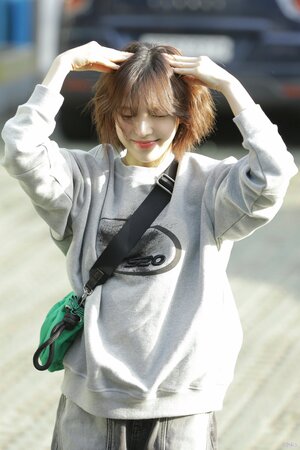 230509 Red Velvet Wendy - YoungStreet Commute