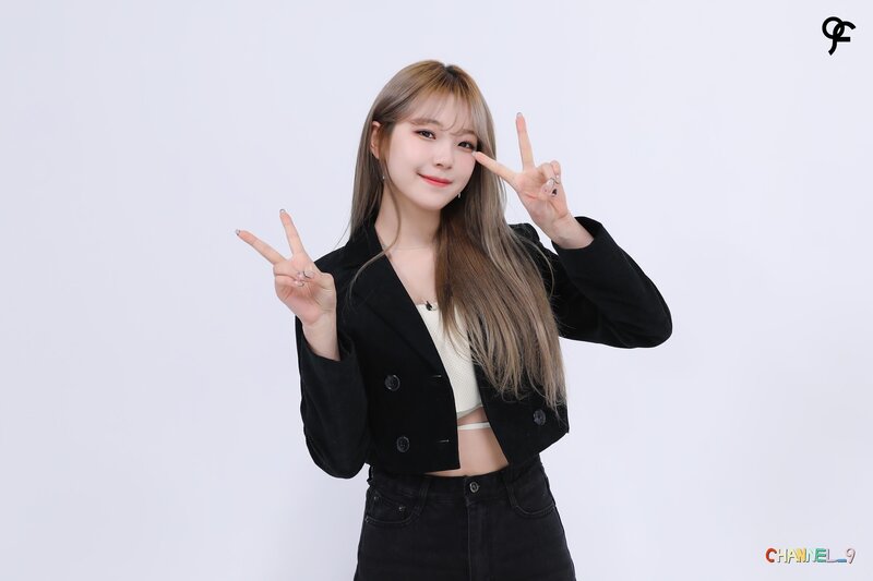 220316 fromis_9 Weverse - <CHANNEL_9> EP21-23 Behind Photo Sketch documents 20