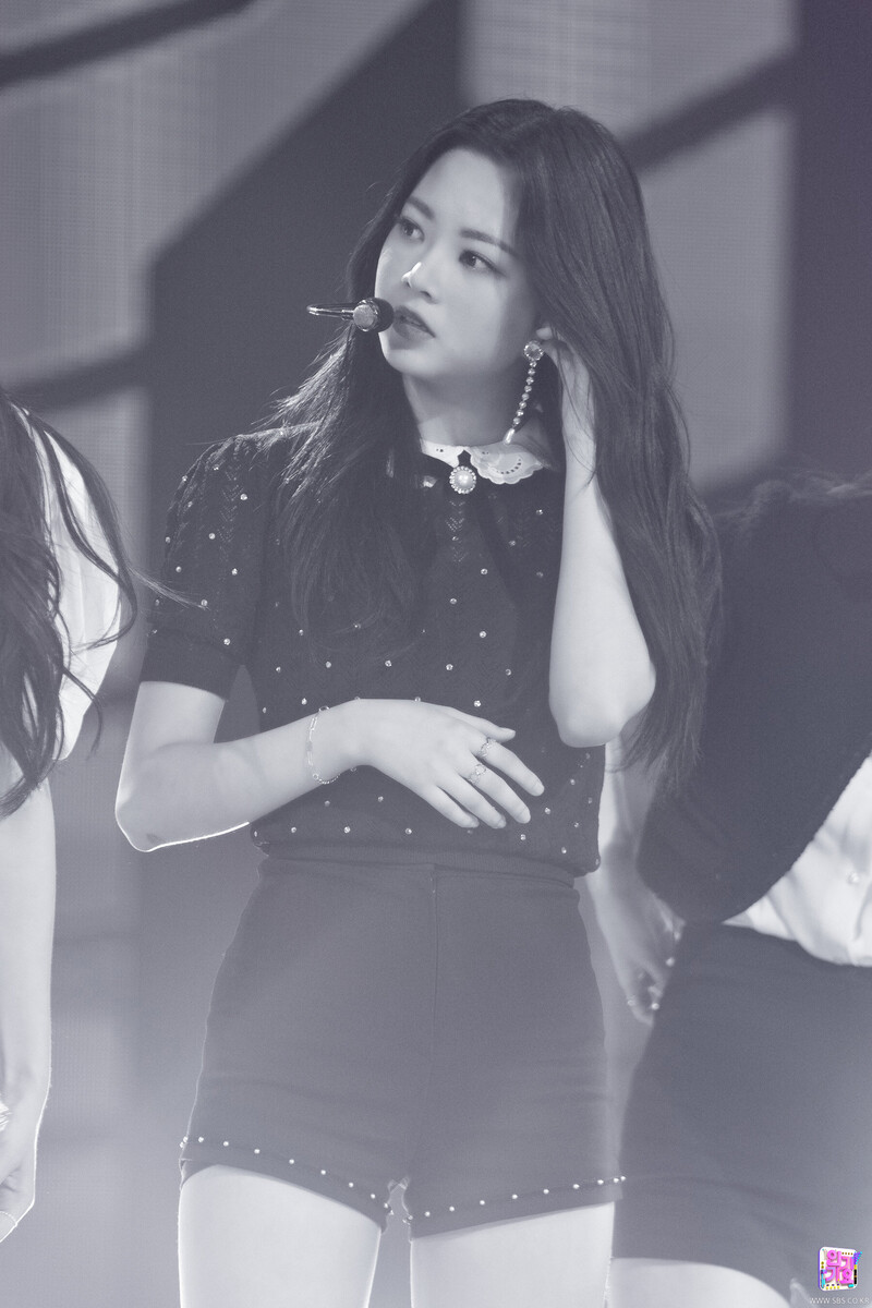 220522 LE SSERAFIM Eunchae - 'FEARLESS' at Inkigayo documents 3