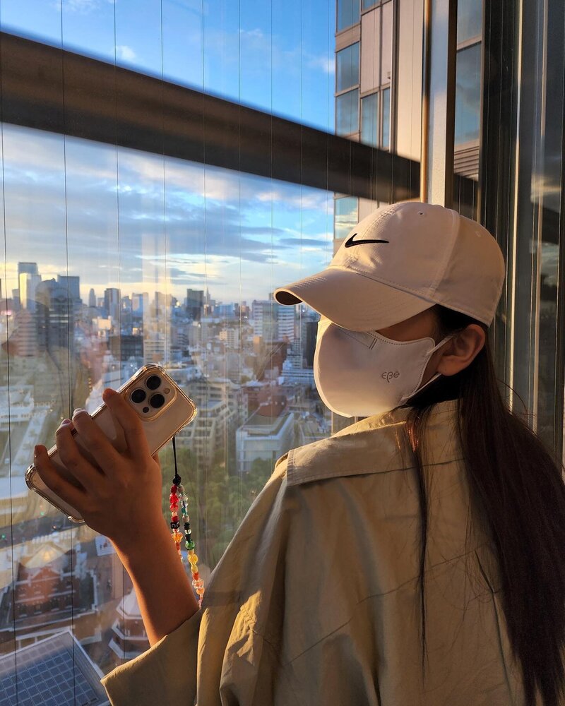 220812 IVE Yujin Instagram Update documents 2