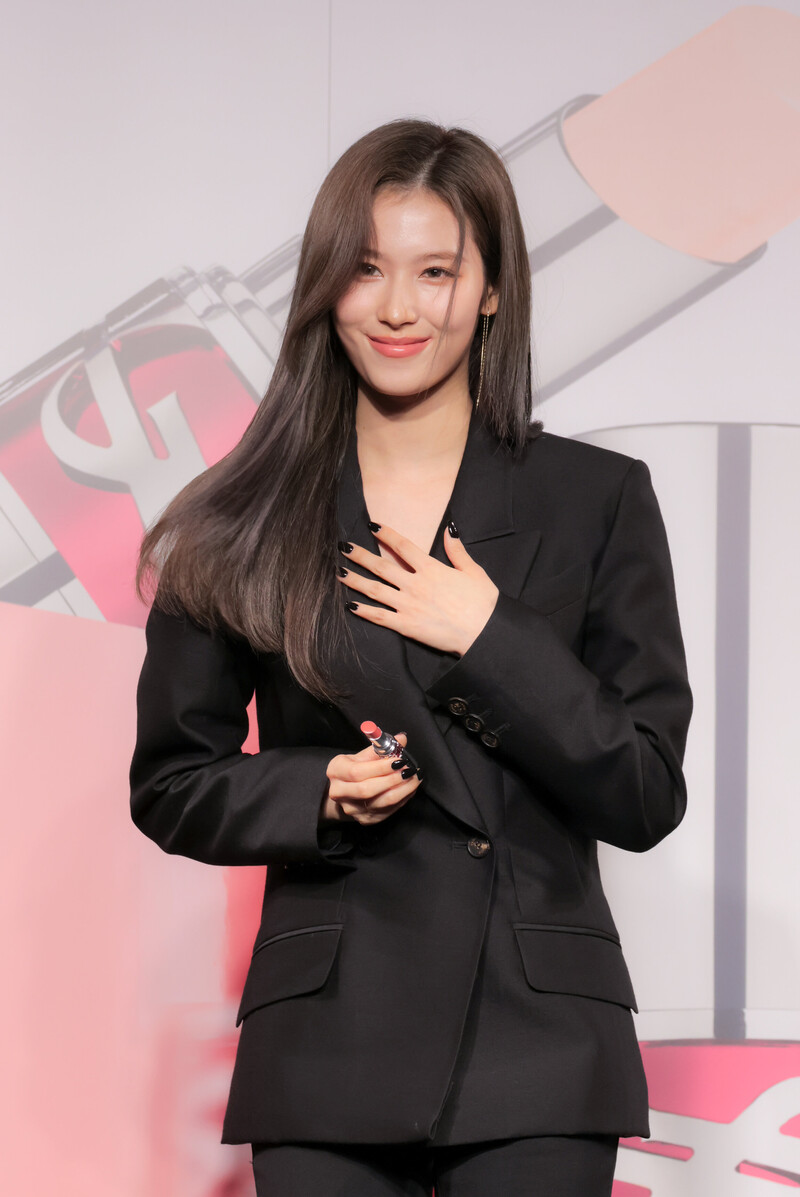 230325 TWICE Sana - YSL Beauty Japan Event in Tokyo documents 3