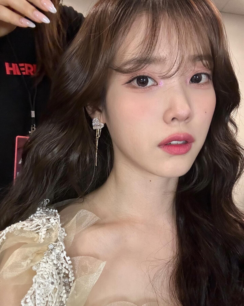 240806 IU Instagram Update documents 1