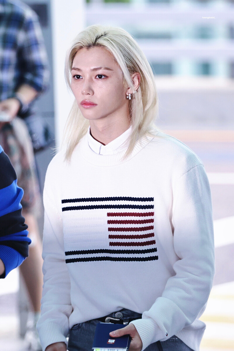 240907 StrayKids Felix at Incheon International Airport documents 10