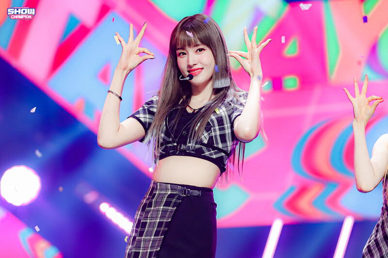 210922 STAYC - "STEREOTYPE" at Show Champion documents 20