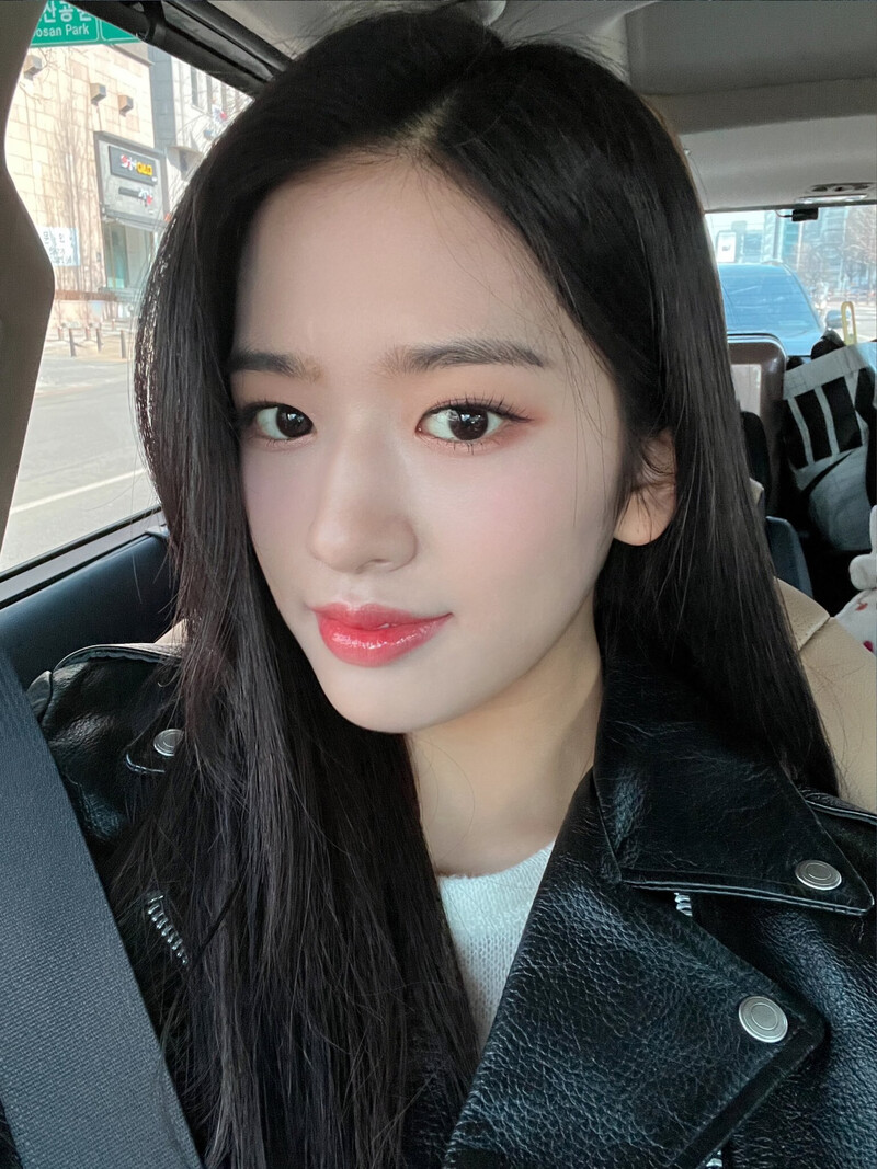 220227 IVE Yujin SNS Update documents 1