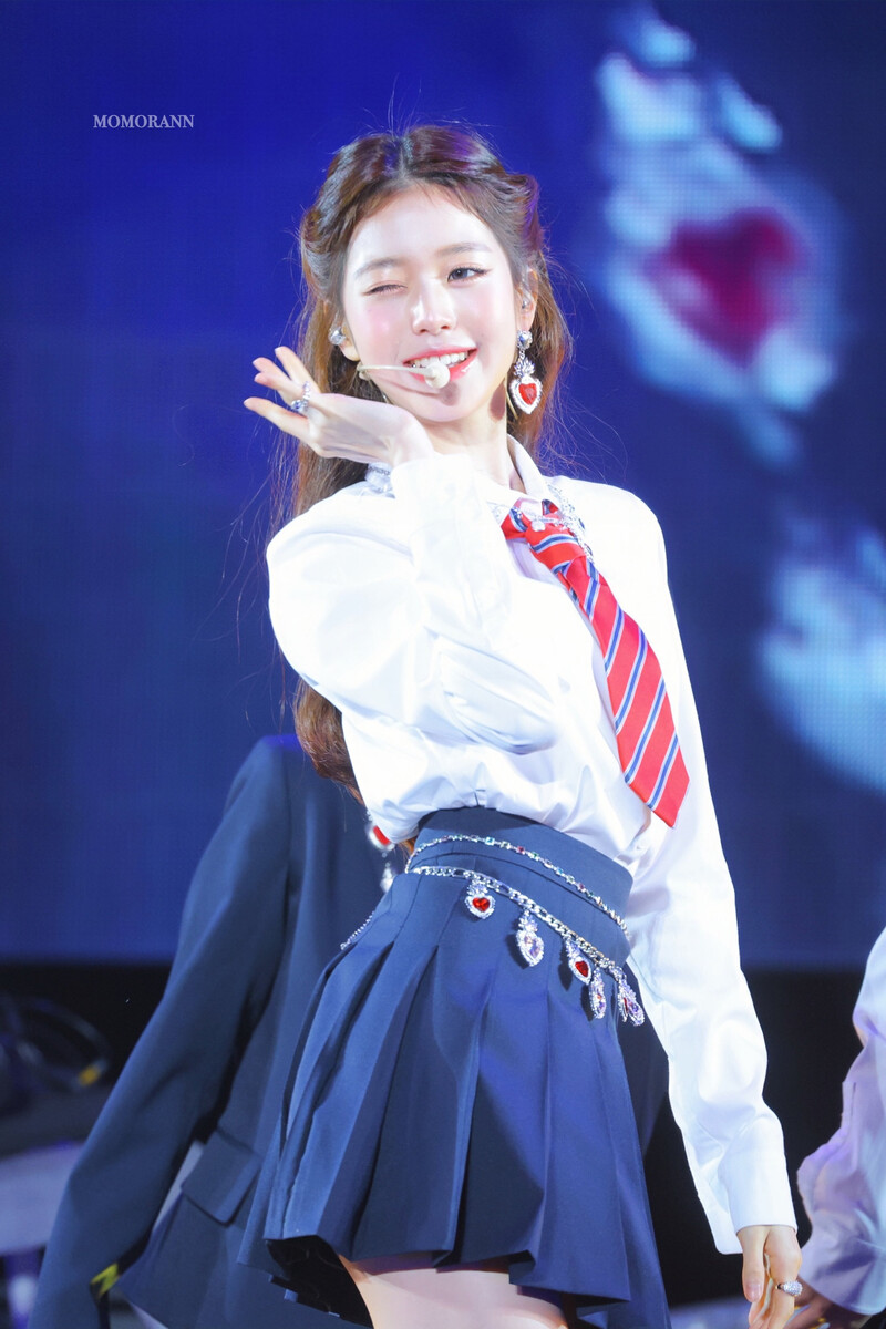 220802 IVE Wonyoung at The Star Nextage documents 2