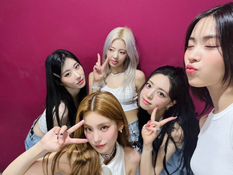 230805 ITZY Twitter Update documents 2