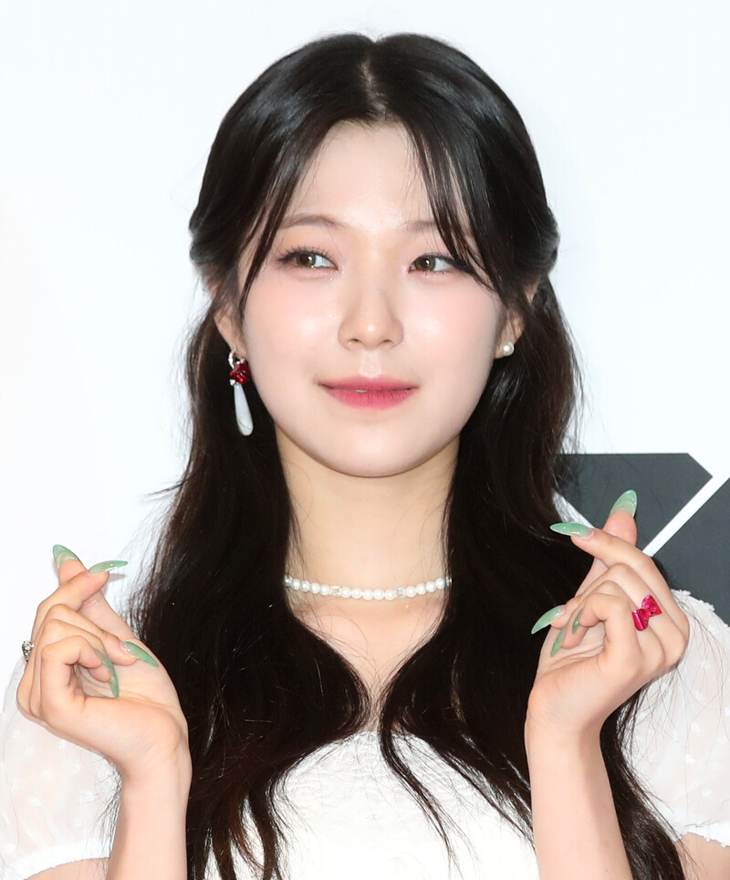 230810 fromis_9 Jiheon at 2023 K Global Heart Dream Awards documents 1