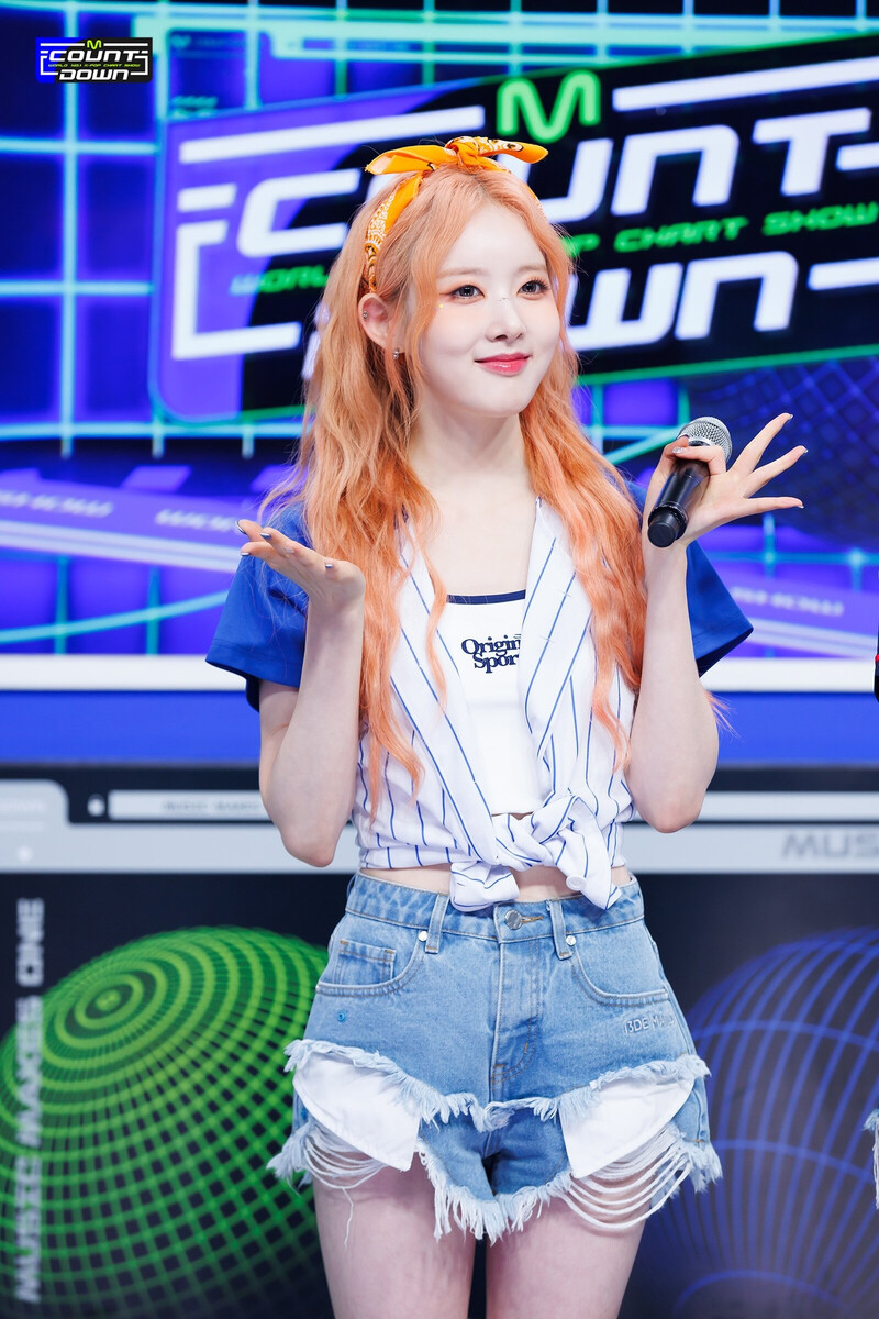 230824 STAYC Sieun & Isa - Special MCs at M COUNTDOWN documents 22