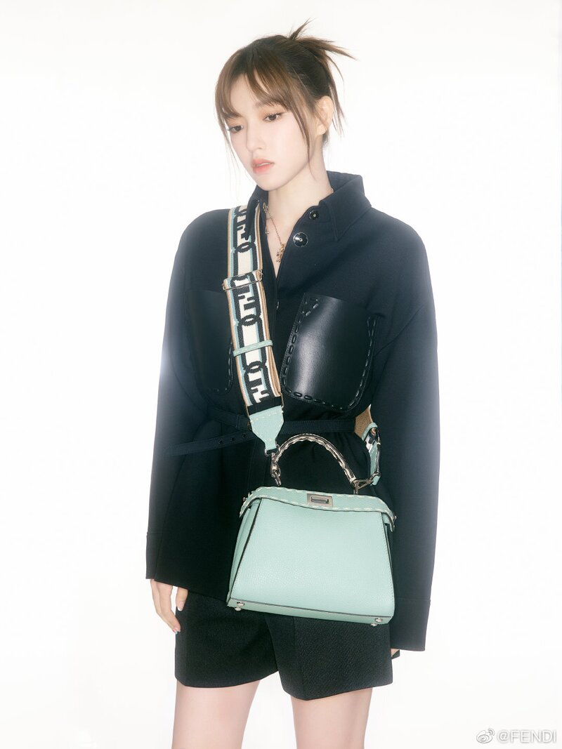 Cheng Xiao for FENDI 2022 Autumn / Winter Collection documents 4