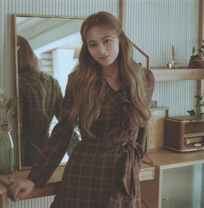 Yes, I am Tzuyu 1st Photobook [SCANS] documents 6