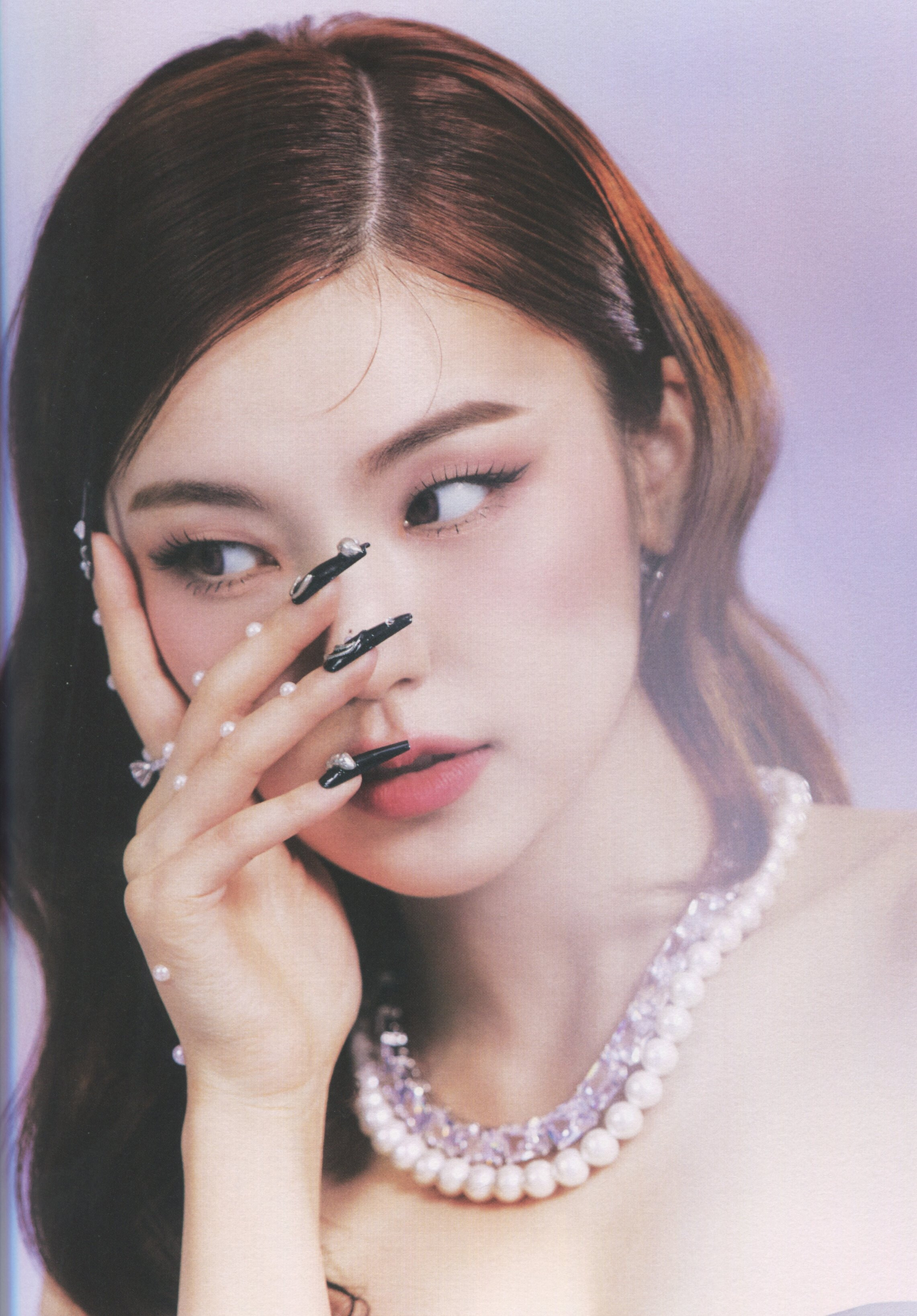 ITZY 'CHECKMATE' Album Scans (Yeji ver.) | kpopping