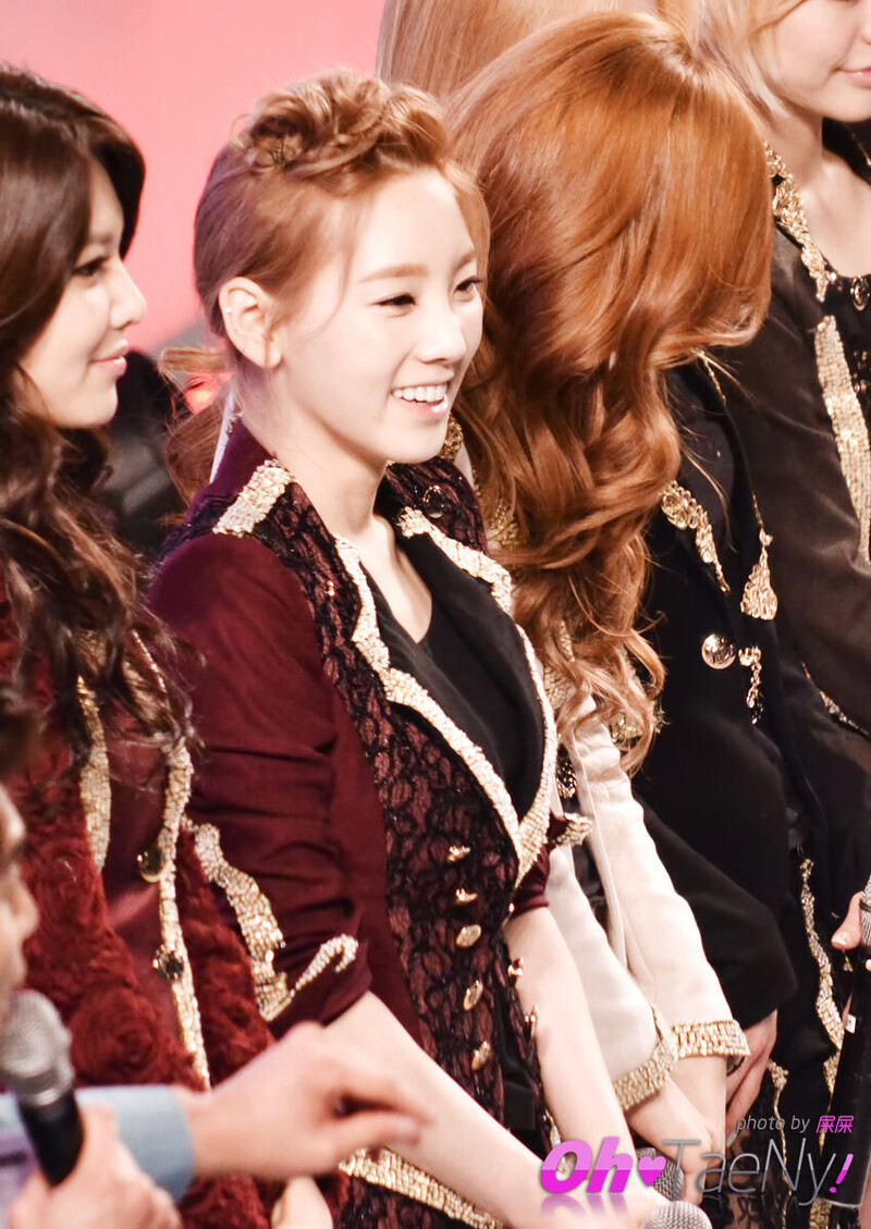 120401 Girls' Generation Taeyeon at LG 3D Festival documents 2