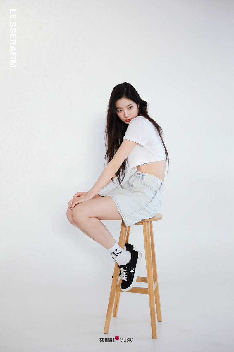 230406 LE SSERAFIM Weverse - KAZUHA ‘Calvin Klein Footwear’ Ads Photo ...