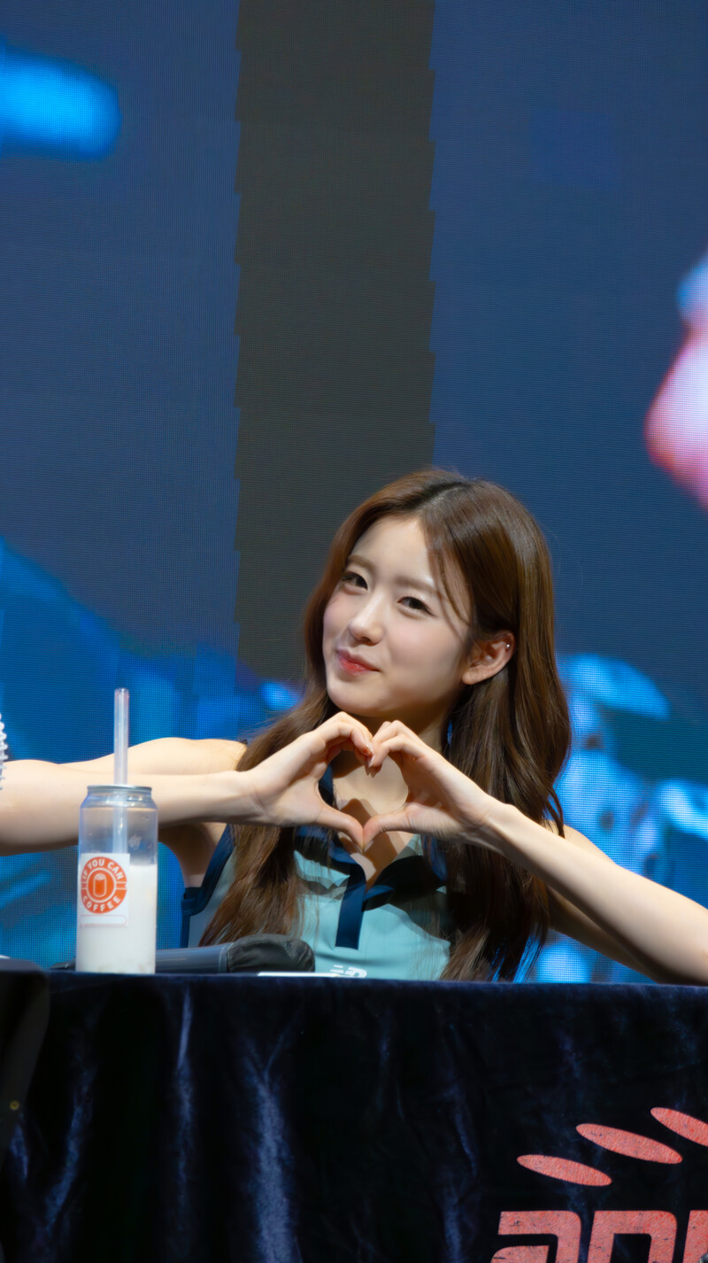 240831 WOOAH - WOOYEON at fansign event documents 2