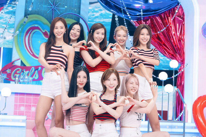 220821 Girls' Generation - 'FOREVER 1' at Inkigayo documents 4